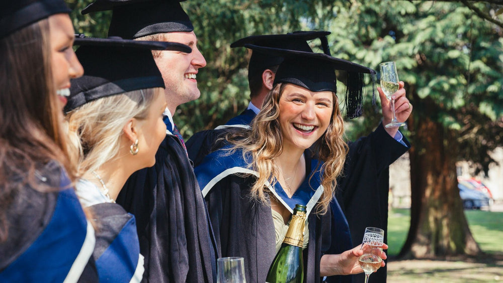 The UNSW Graduation gowns look like skillcapes : r/unsw